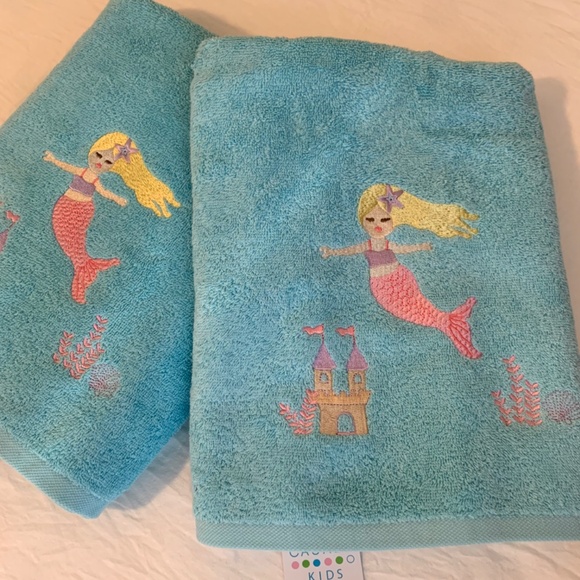 Mermaid Bath Towels - Set of 2 - Picture 4 of 6